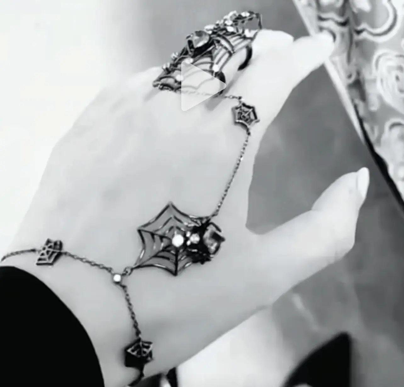 brat属性是什么?揭秘这一独特性癖的魅力与玩法 一