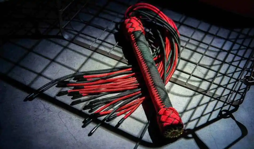 BDSM世界探秘：你真的了解Dom和Sub吗？ 一